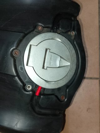 Depósito Ducati Monster 696