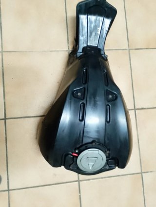 Depósito Ducati Monster 696