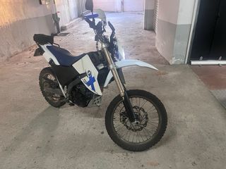 BMW G650X Challenge Enduro Moto