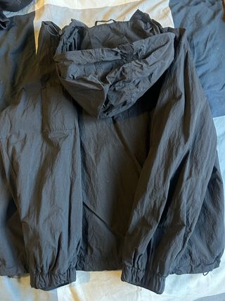 Chaqueta Zara Impermeable Negra