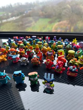 Muñecos Super Things