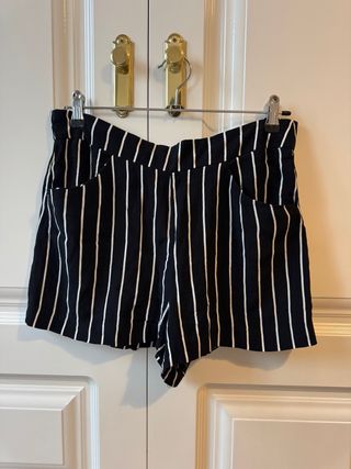 Shorts Mango de rayas blanco y negro