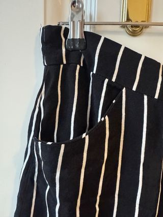 Shorts Mango de rayas blanco y negro