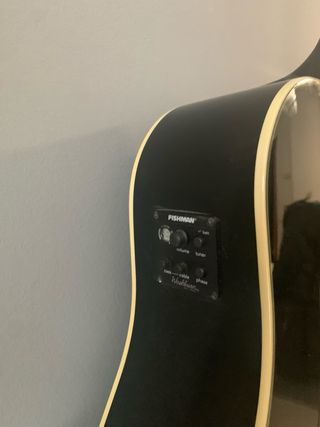 Guitarra electro-acústica Washburn