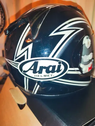 Casco arai