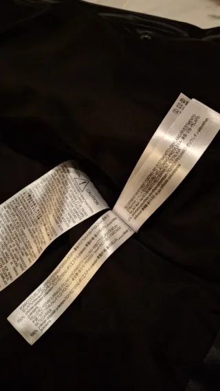 Chaleco negro efecto piel acolchado