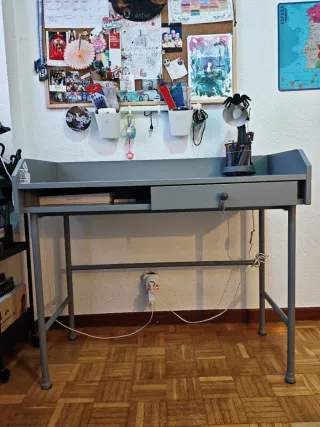 Escritorio, Gris. (hauga )