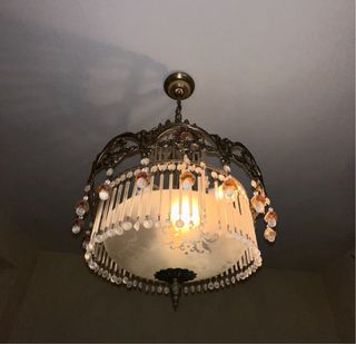 Lámpara de techo dorada clásica