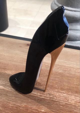 Perfume carolina herrera  good zapato negro tacon