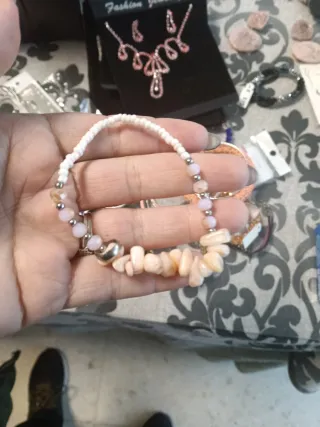 Lote de pulseras nuevas sin estrenar con el precio