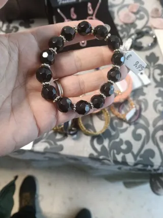 Lote de pulseras nuevas sin estrenar con el precio