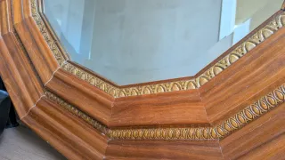 Espejo octogonal madera y dorado. Estilo Japandi