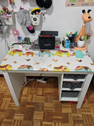 Escritorio para niños (brusali)