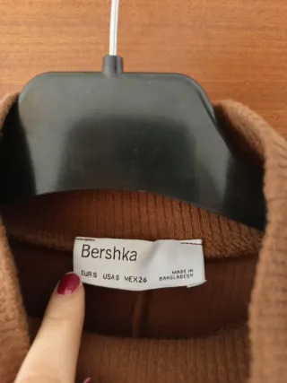 Top crop marrón Bershka