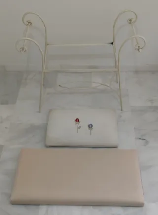 BANQUETA DESCALZADORA DE FORJA EN PERFECTO ESTADO