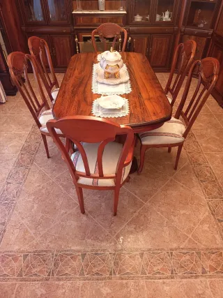 Mesa comedor con sillas