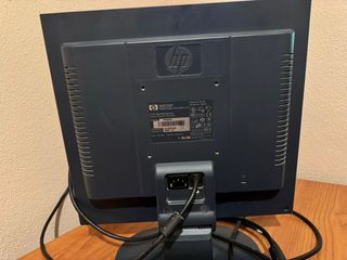 Monitor HP Pavilion F1723 Plata