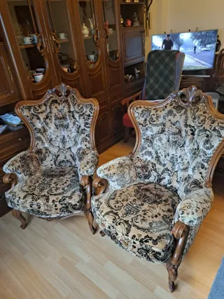Tresillo y 2 butacas clásicas estilo Luis XV