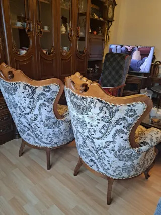 Tresillo y 2 butacas clásicas estilo Luis XV