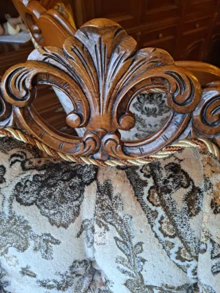 Tresillo y 2 butacas clásicas estilo Luis XV