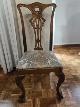 Mesa de nogal maciza + 6 sillas y 2 butacas