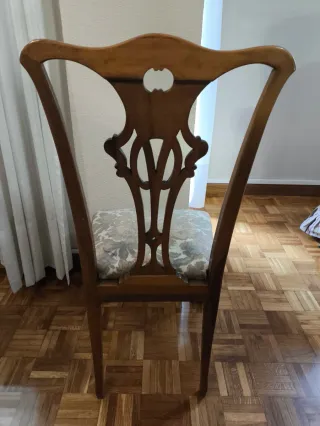 Mesa de nogal maciza + 6 sillas y 2 butacas