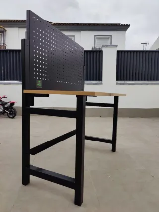 MESA DE TRABAJO PLEGABLE CON PANEL FRONTAL
