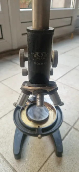 Microscopio Carl Zeiss