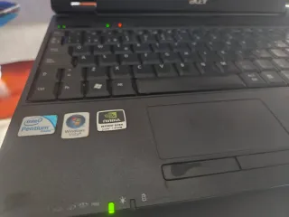 Ordenador portatil ACER se entrega restaurado.