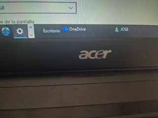 Ordenador portatil ACER se entrega restaurado.