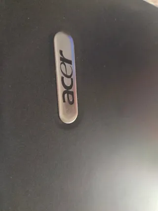 Ordenador portatil ACER se entrega restaurado.