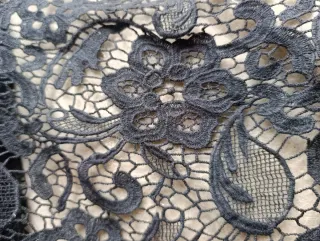 Tela bordada calado guipur