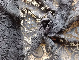 Tela bordada calado guipur