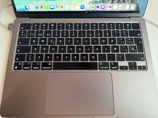 MacBook Air M2 (2022) - 8 GB RAM / 256 GB SSD