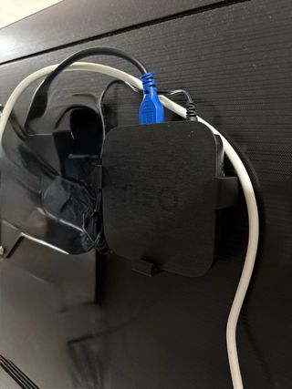 Soporte para decodificador de la compañía MEO