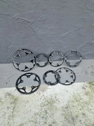 Platos de distintas medias a 2/3/5€