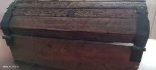 Mini baúl decorativo de madera con flores