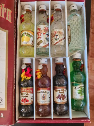 Cofanetto 8 Bottiglie Di Anisette E Liquori Machaquito
