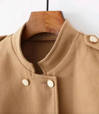 Poncho beige elegante