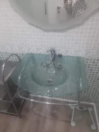 Conjunto espejo + lavabo cristal + estanterias