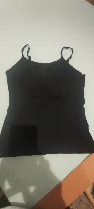 Top negro con pedreria