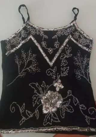 Top negro con pedreria