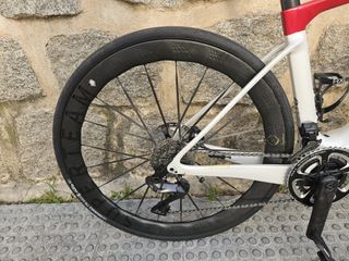 Bicicleta de carretera Eléctrica marca BH Irs1 1.6