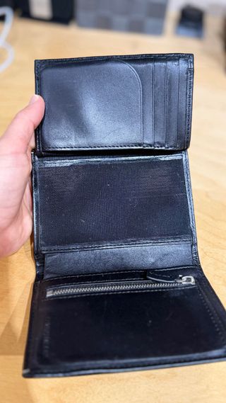 Billetera de hombre Calvin Klein de piel.