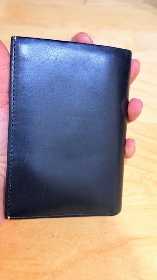 Billetera de hombre Calvin Klein de piel.