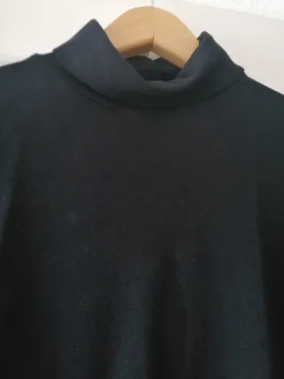 Camiseta cuello alto, manga corta