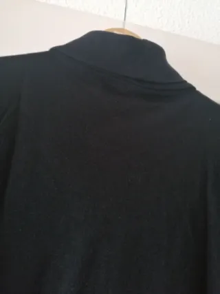 Camiseta cuello alto, manga corta