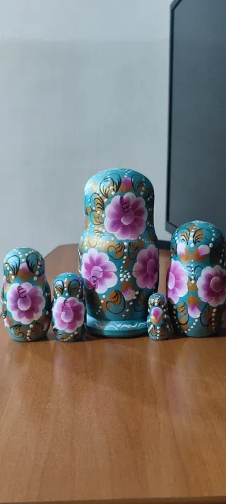 Matrioska russa in legno dipinto
