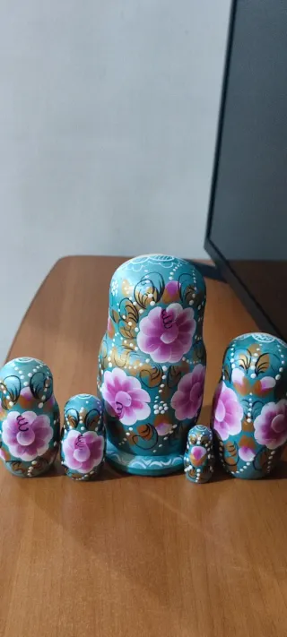 Matrioska russa in legno dipinto