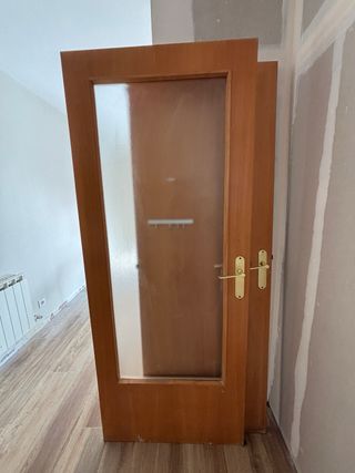 8 Puertas de madera maciza